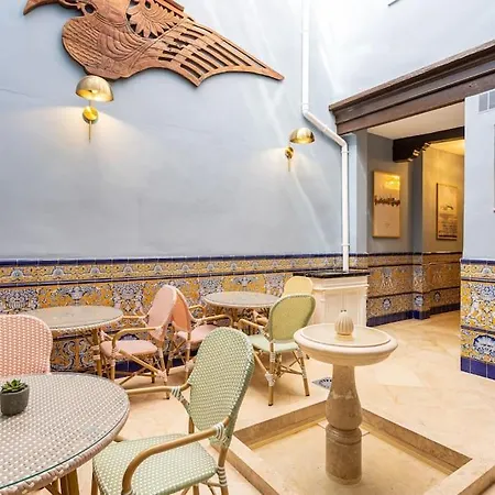 Apartment 1. Casa De Alma. In Historic House *